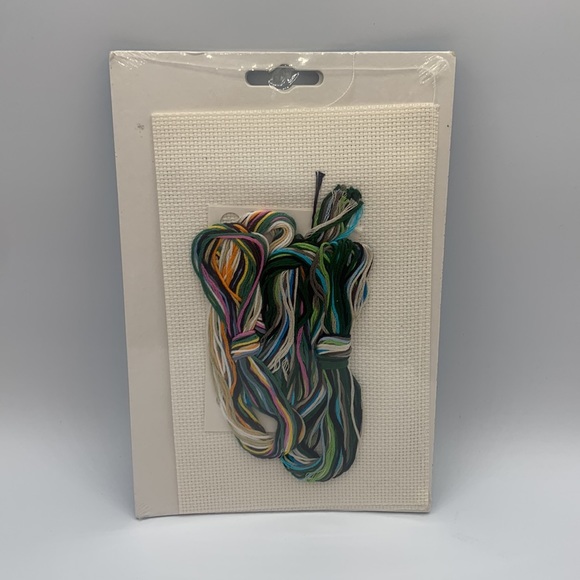 Janlynn “Bee-Wildered” Cat Counted Cross Stitch 5 x 7 Kit No. 95-101 NIP - Picture 3 of 3